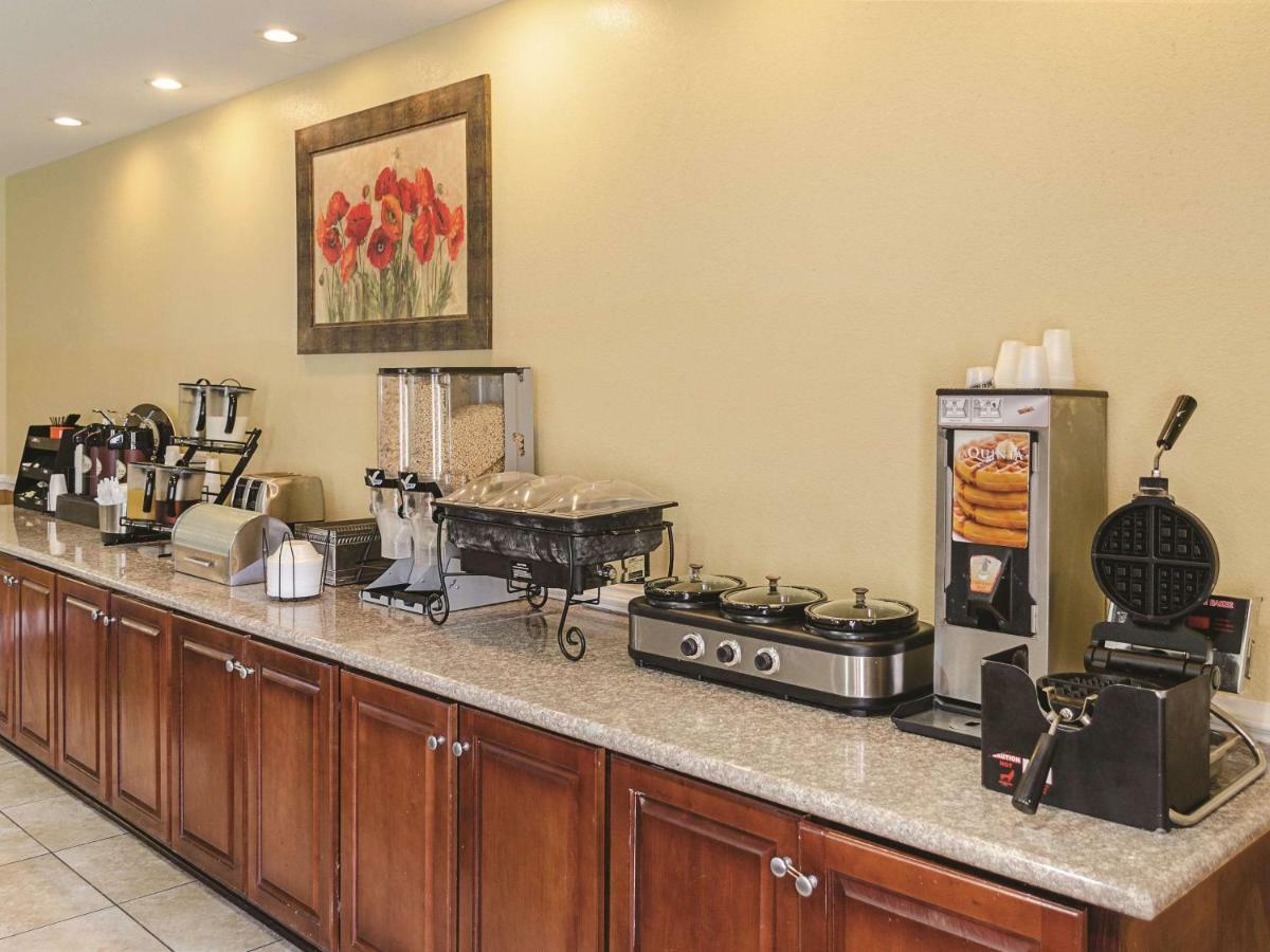 La Quinta By Wyndham Mobile Satsuma / Saraland Hotel Екстериор снимка